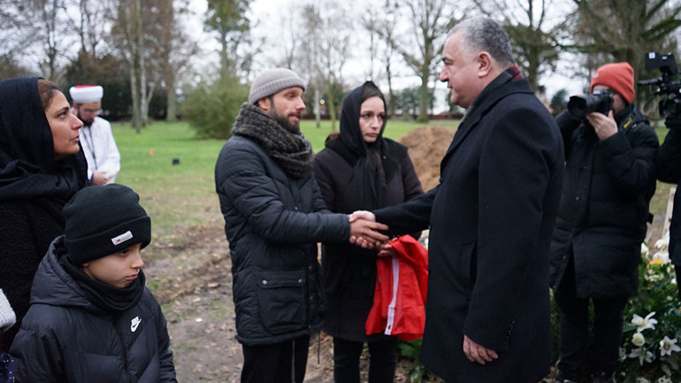 Cenazesi yakılan Abdülkadir Sargın’a gıyabi namaz