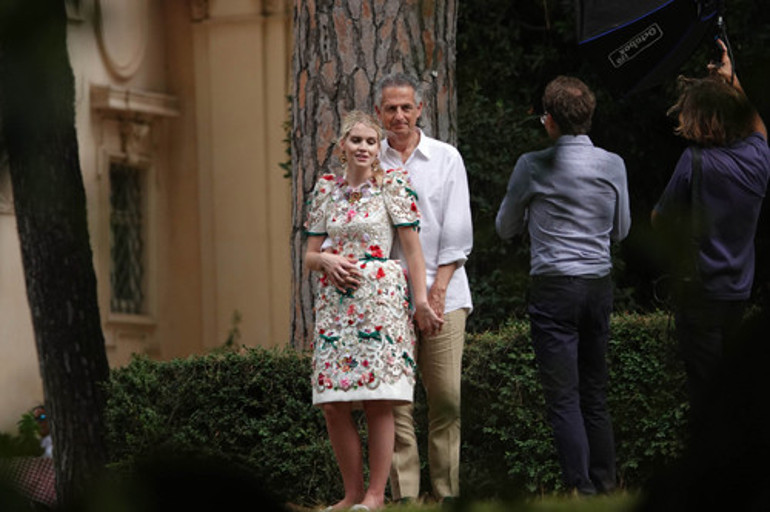 Babasından daha yaşlı bir adamla evlenmişti: O uğursuz mücevhere elini bile sürmedi