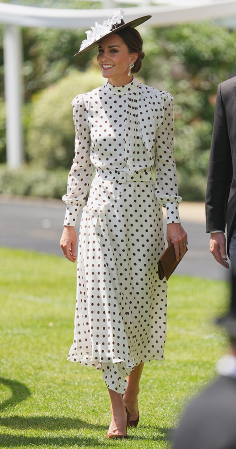 Herkes ona tutumlu diyordu: Sermayeyi elbiseye yatırdı... Eski Kate yok artık