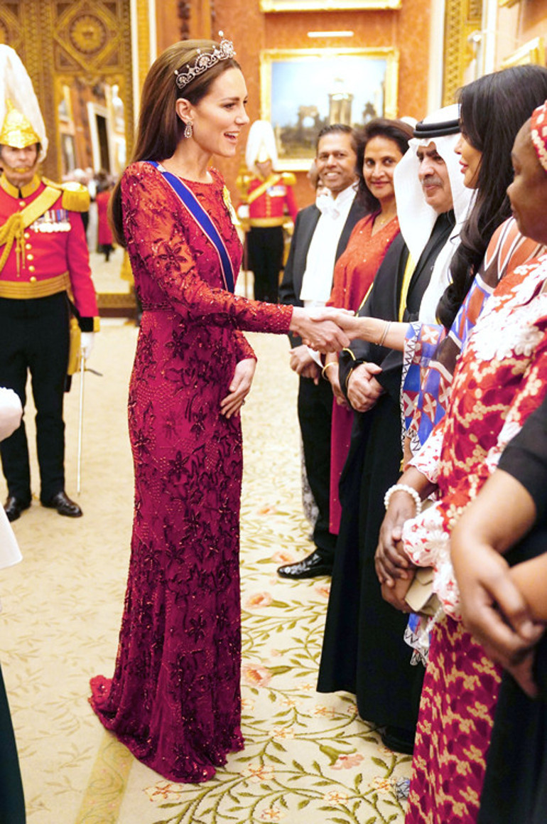 Herkes ona tutumlu diyordu: Sermayeyi elbiseye yatırdı... Eski Kate yok artık