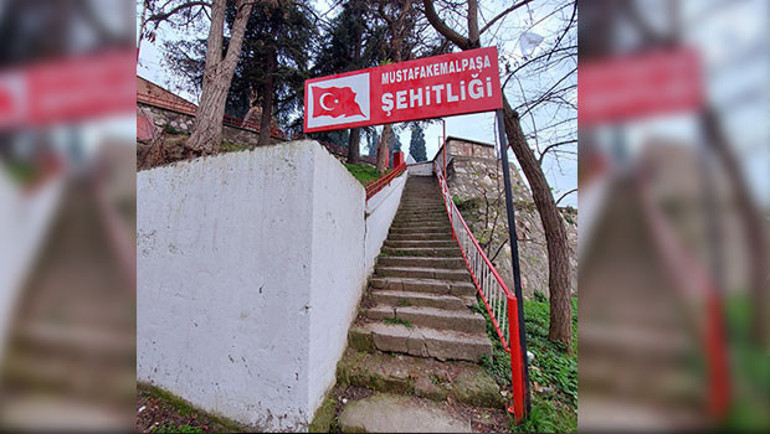 Mustafakemalpaşa Şehitliği’nin hali