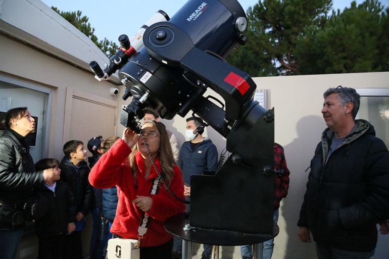 2022 gökyüzüne, 7 gezegen ve dolunayla veda ediyor