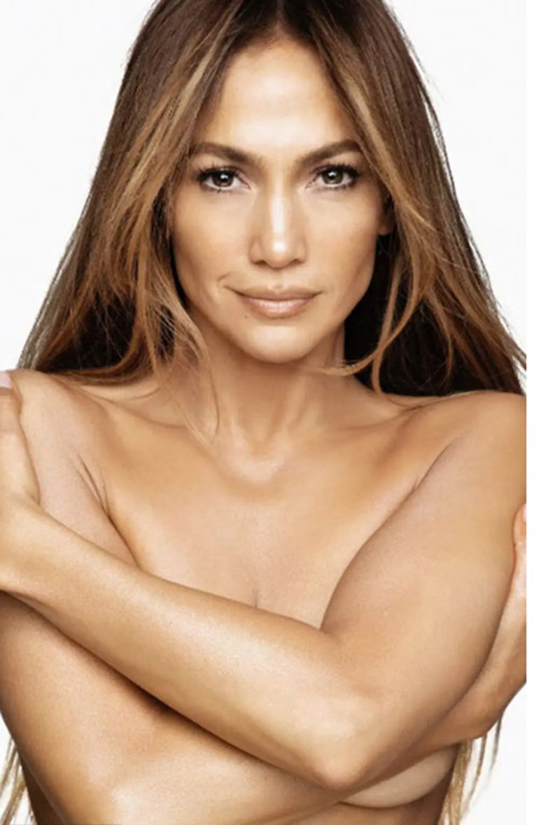 Eski yıla üstsüz veda