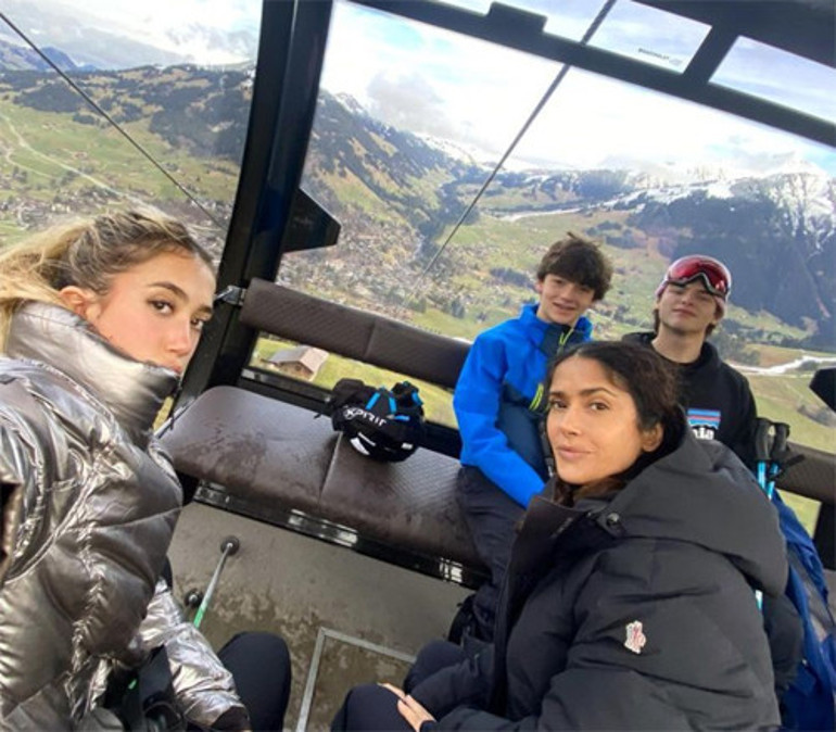 Eski yıla üstsüz veda