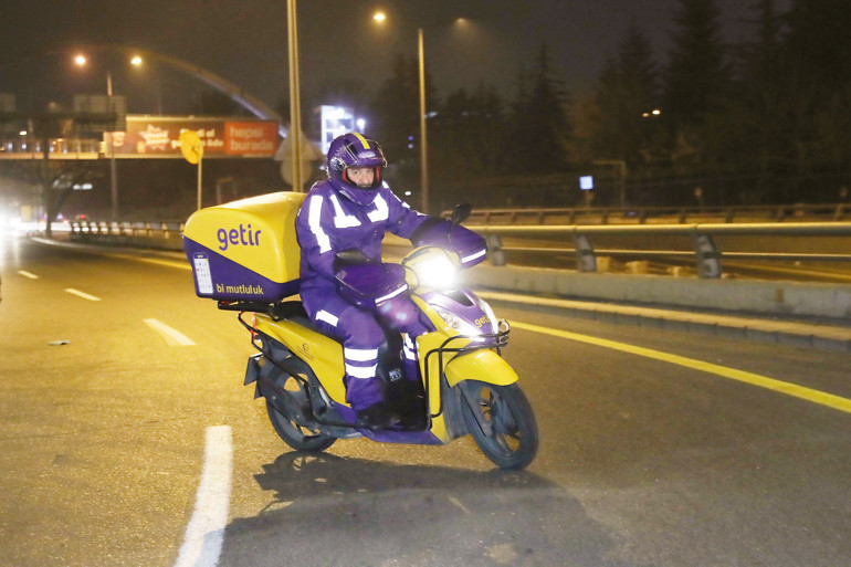 Bakan Varank siparişi zamanında teslim etti