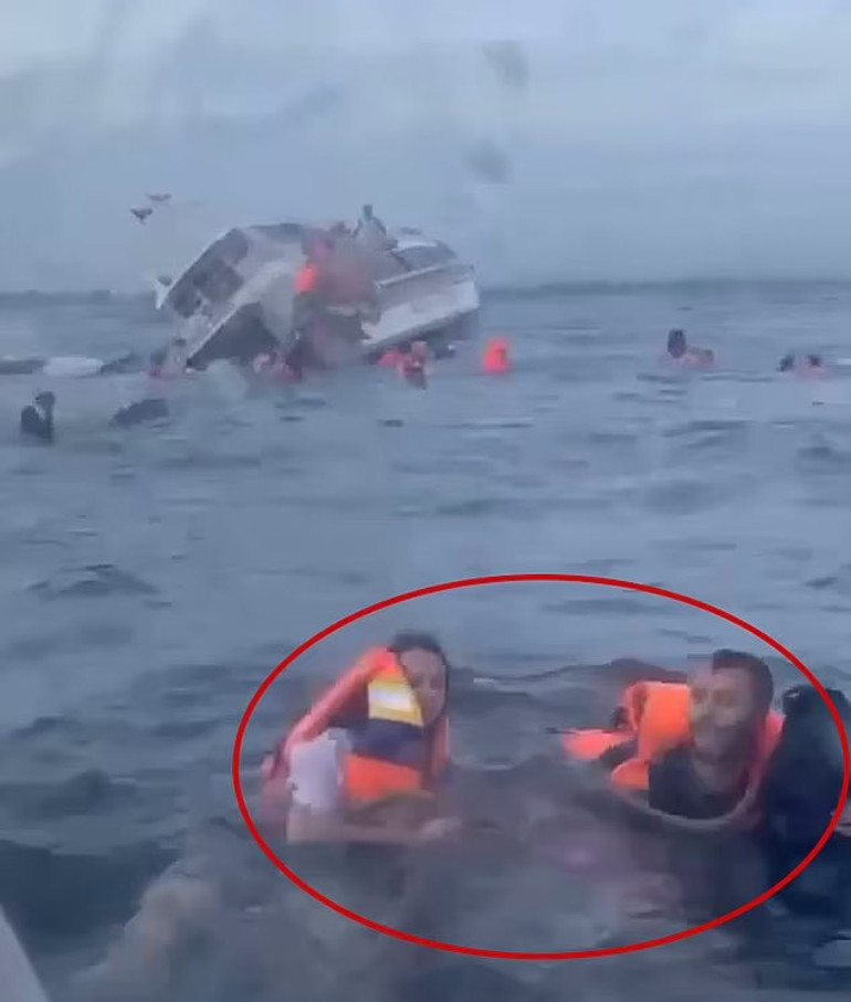 Balide turistleri taşıyan tekne battı... Dehşet dolu anlar kamerada