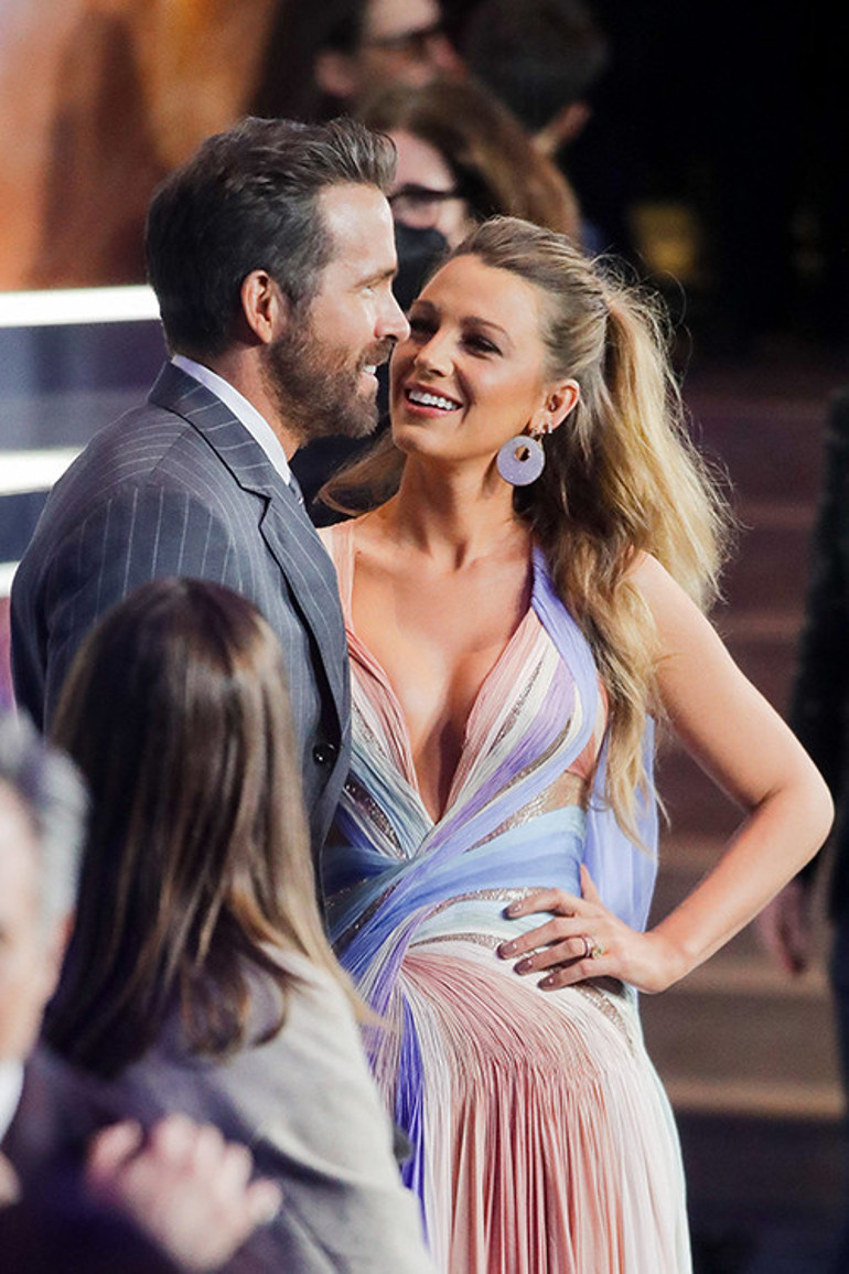 Güzel yıldız dördüncü çocuğuna hamile... Egzersiz işe yaramadı: Göbeği bebeklerle dolu Ryan Reynolds diyetinde