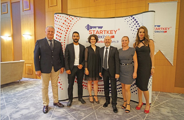 İzmir’de doğdu dünyaya açılıyor