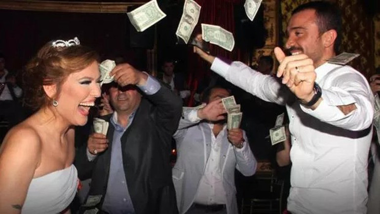 Emre Belözoğlu: Başka biriyle nişanlıyken rüyamda eşimi gördüm