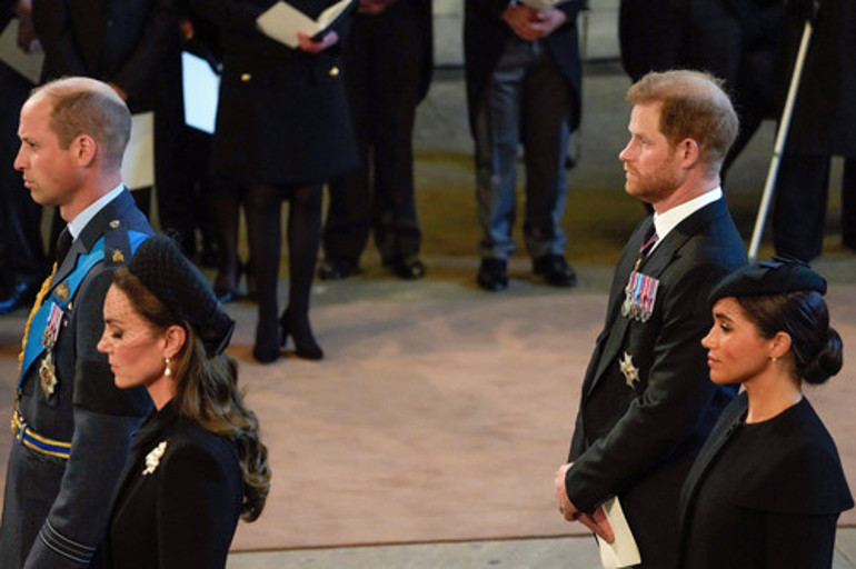 Kate ile Meghan fena kapışmış: Bebek beyinli olmuşsun sen