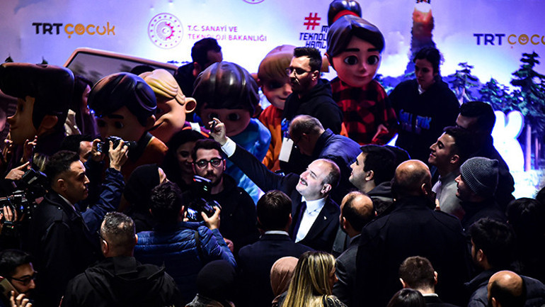 Galaktik Tayfa’ya muhteşem gala AKM’deki ilk gösterimi 2 bin kişi izledi