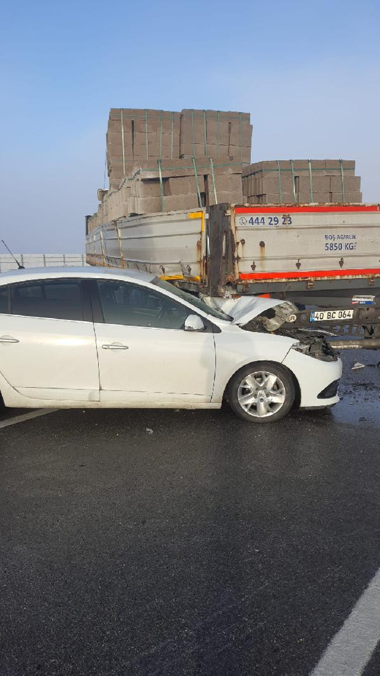 Kırşehirde 10 araçlı zincirleme kaza: Ölü ve yaralılar var