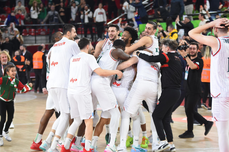 Pınar Karşıyaka son saniyede kazandı Maçta 206 sayı çıktı...