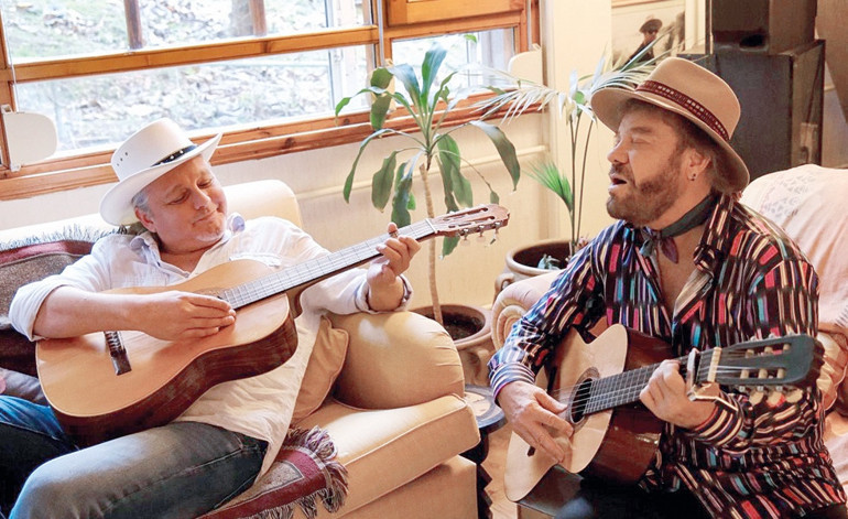 Atilla Atasoy ile müzikli bir sohbet... Ona salak diyen şarkıcı kim