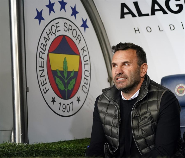 Fenerbahçe - Galatasaray maçı sonrası çok konuşulacak iddia Yerli oyunculara ne oldu Sahadan silindi, fişini çekti, Robben - Ribery taktiği, gömleğinin içinde Vitor Pereirayı saklıyor...