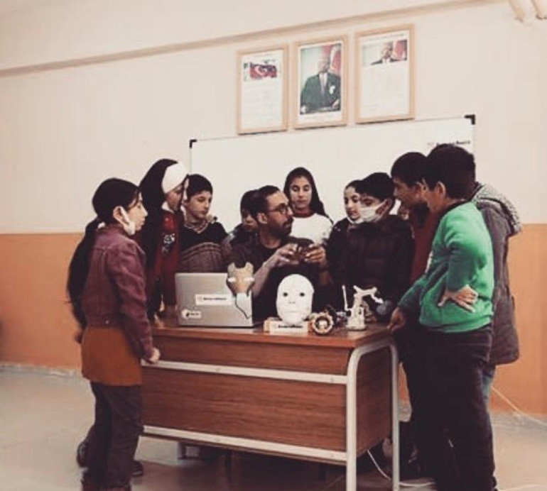 Köy okulunun icatçı öğretmeni