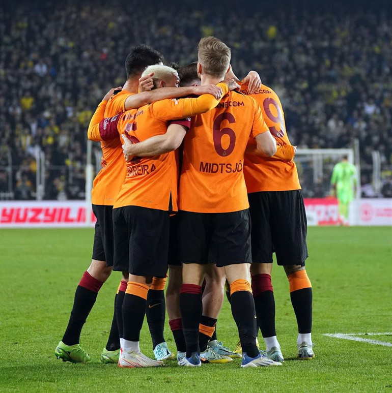 Galatasarayın 3-0lık Fenerbahçe galibiyeti dünya basınında Real Madrid ve transfer iddiası... Küçük düşürdüler