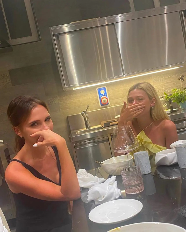 Gelin – kaynana kavgası bitti mi Victoria Beckham, Nicola Peltz’le fotoğraf paylaştı
