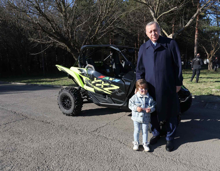 Cumhurbaşkanı Erdoğan’dan minik Zayn’a harçlık