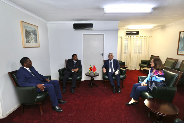 Dışişleri Bakanı Çavuşoğlu, Zimbabve’de