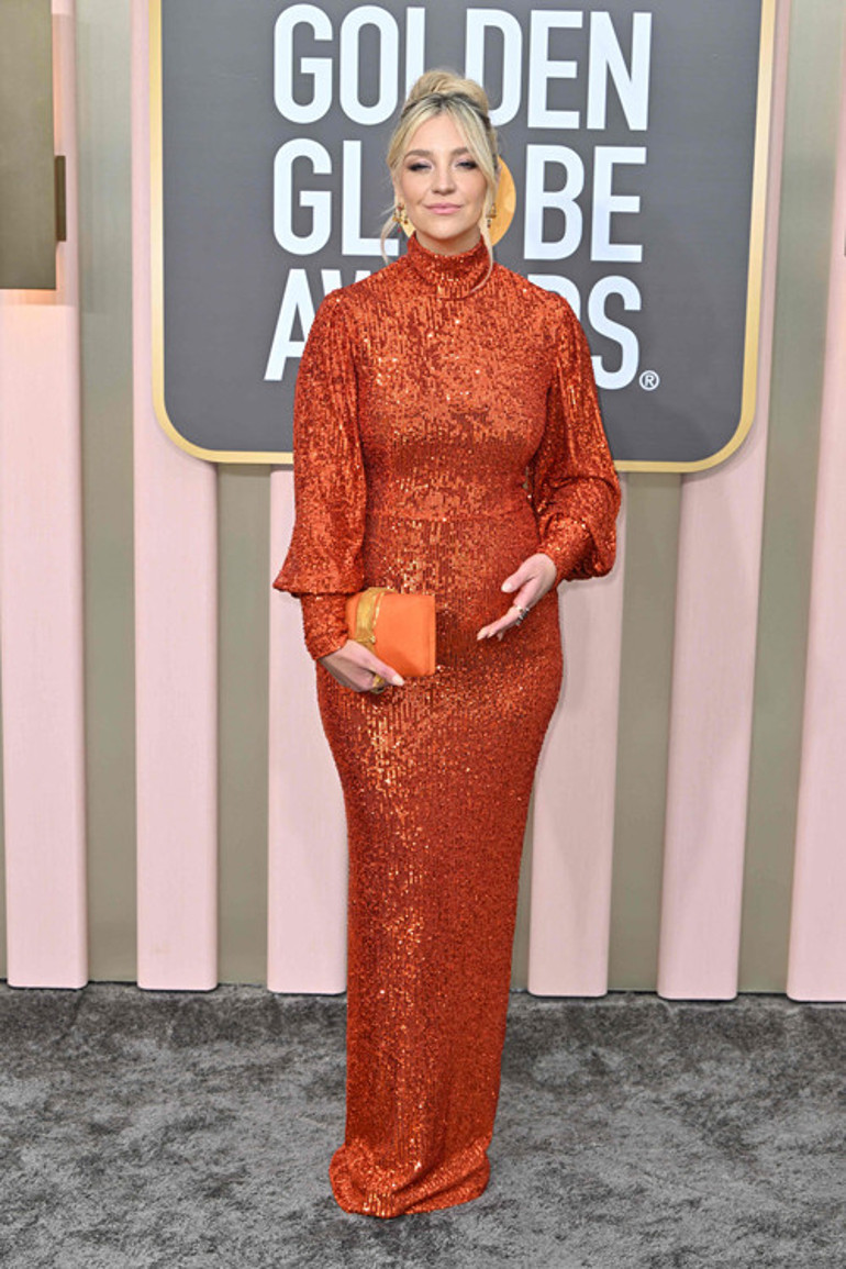 Pembe... Gönlümüz sende Bu tercihiyle gecenin en parlak yıldızı oldu