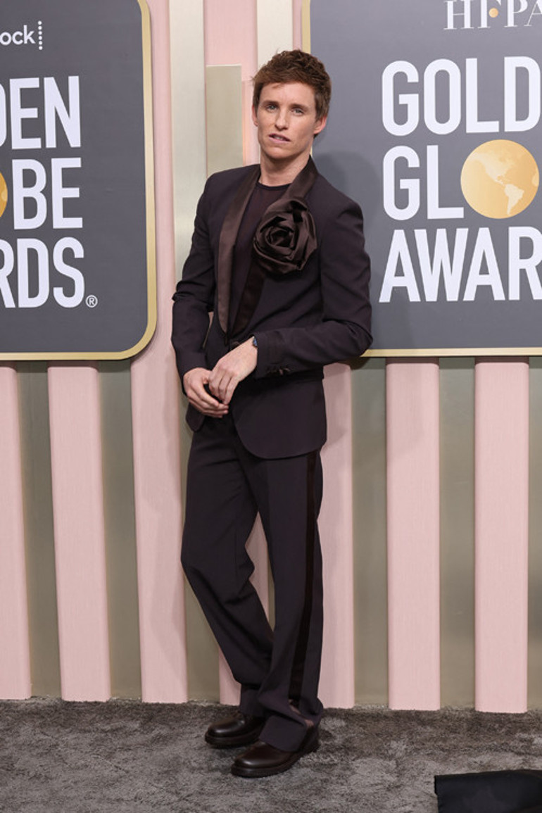 Pembe... Gönlümüz sende Bu tercihiyle gecenin en parlak yıldızı oldu