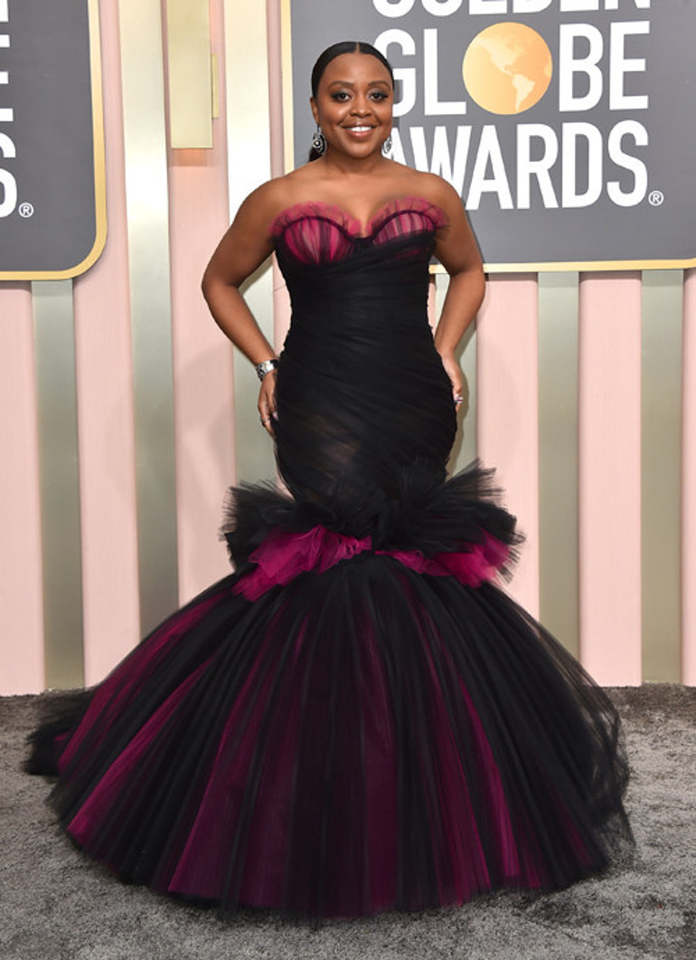 Pembe... Gönlümüz sende Bu tercihiyle gecenin en parlak yıldızı oldu