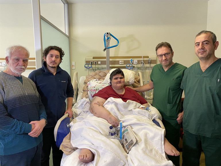 Zayıflamak için internetten ilaç aldı, 350 kiloyu aştı Felç kaldı, eşi terk etti