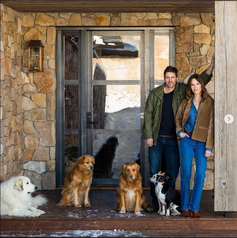 48 yaşında ikiz bebeklere hamile olduğunu açıklamıştı: Dizisini çekerken karnını böyle saklamış