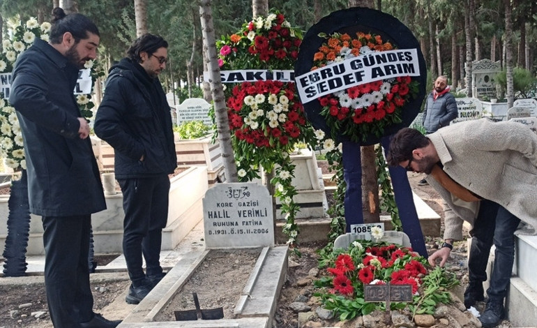 Ünlü müzisyen Hakan Yelbiz memleketi Mersinde toprağa verildi