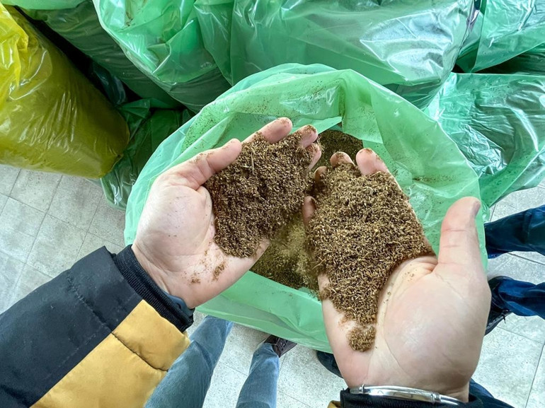 Atıklardan gübre yapıyor