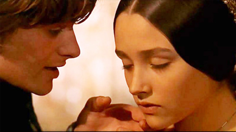 Madem taciz edildiniz, niye bu kadar yıl suskun kaldınız