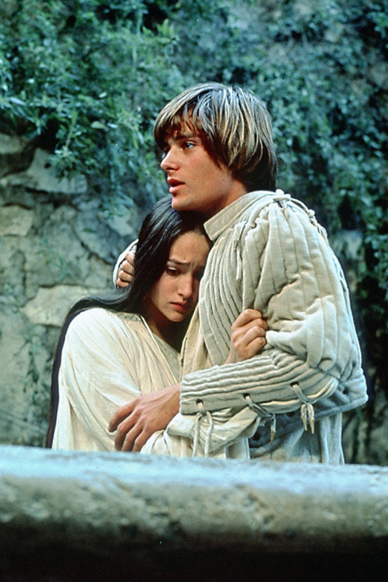 Madem taciz edildiniz, niye bu kadar yıl suskun kaldınız