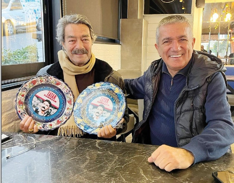 Kadir İnanıra anlamlı hediye