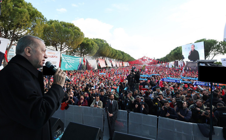 Askerlerle alkış polemiği... Cumhurbaşkanı Erdoğan: Yaşadığımız sevince tahammül edemediler