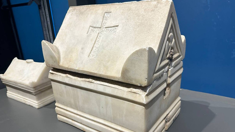 İznikte lahitteki 2 bin 500 yıllık aşk mesajını arkeologlar çözdü