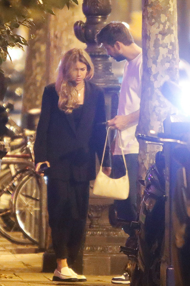 Shakira Gerard Pique atışmasında son durum… Aldatılmasının intikamını şarkıyla almıştı: Kayınvalidesi görsün diye balkonuna cadı koydu