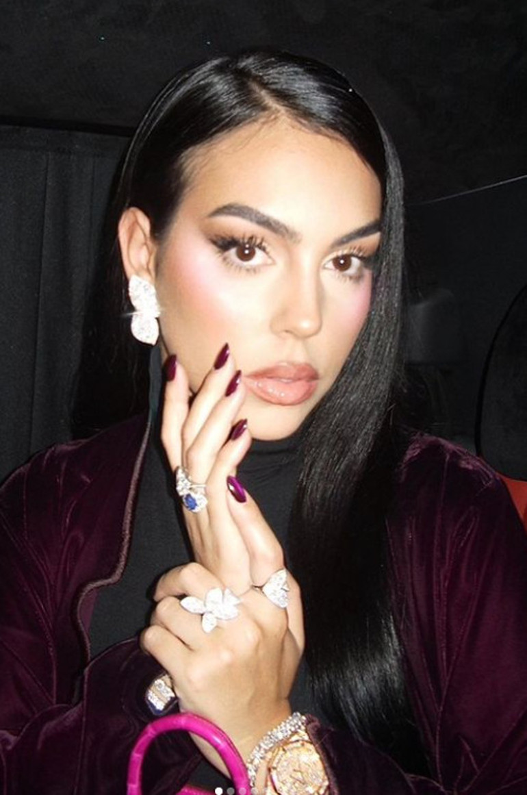 Sevgili seçimi hayatını değiştirdi...  Aşk piyangosunda büyük ikramiye kazandı