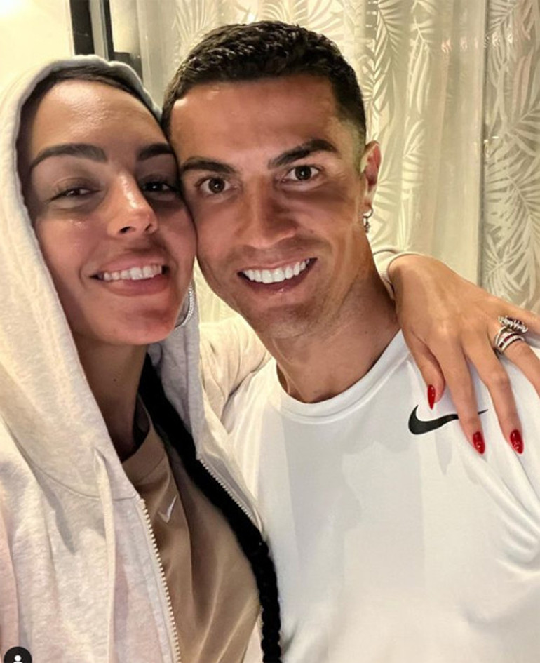 Sevgili seçimi hayatını değiştirdi...  Aşk piyangosunda büyük ikramiye kazandı