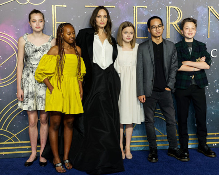 Artık elbise giyip makyaj bile yapıyordu: Shilohya asker tıraşı