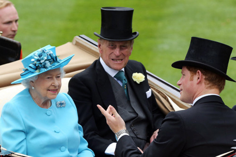 Harry, evlenmek için Kraliçeden izin istedi, aldığı yanıt şoke etti: Mecbur musun