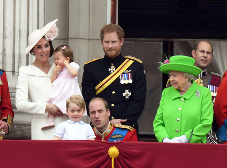 Harry, evlenmek için Kraliçeden izin istedi, aldığı yanıt şoke etti: Mecbur musun