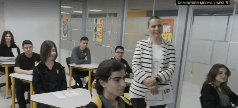 Okullarda karne heyecanı: Yarıyıl tatili başladı