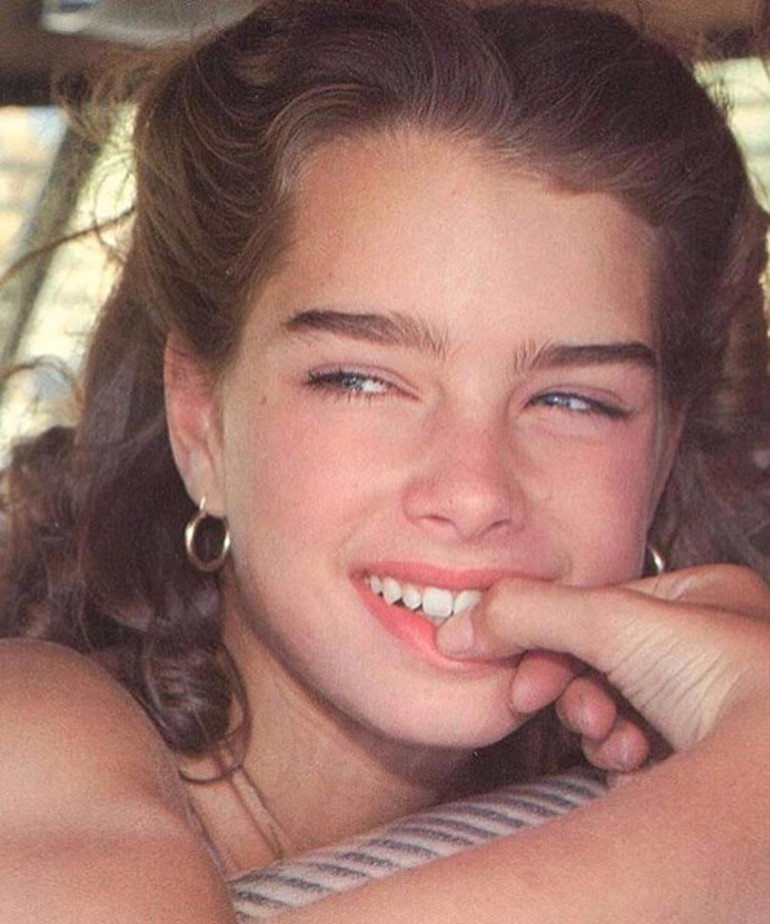 Uğradığı tacizi yıllar sonra ilk kez anlattı: Kapı açıldı, içeri girdi ve çıplaktı... Ne yapacağımı bilemedim