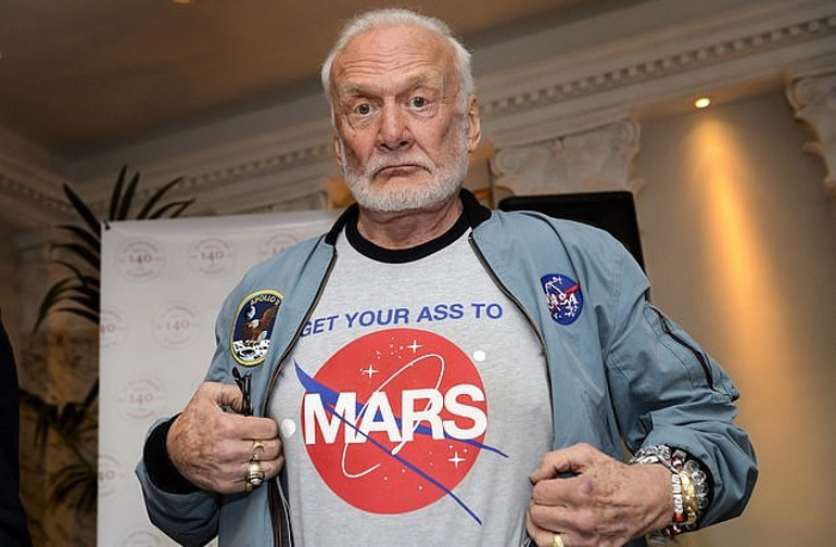 93. doğum gününde evlendi, haberi sosyal medyadan duyurdu: Ergenler gibi heyecanlıyız