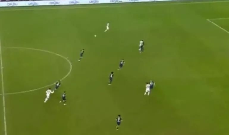 Antalyasporun Galatasaraya attığı golde ofsayt tartışması Fenerbahçe maçında da benzer pozisyon yaşanmıştı, aynı VAR hakeminden iki farklı karar...