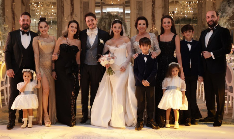 Savaş Zafer ile Melis Ketenci evlendi Düğüne ünlü isimler akın etti...