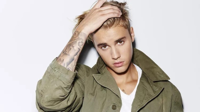 Justin Bieber müzik haklarını 200 milyon dolara sattı, karısını kutlama yemeğine götürdü