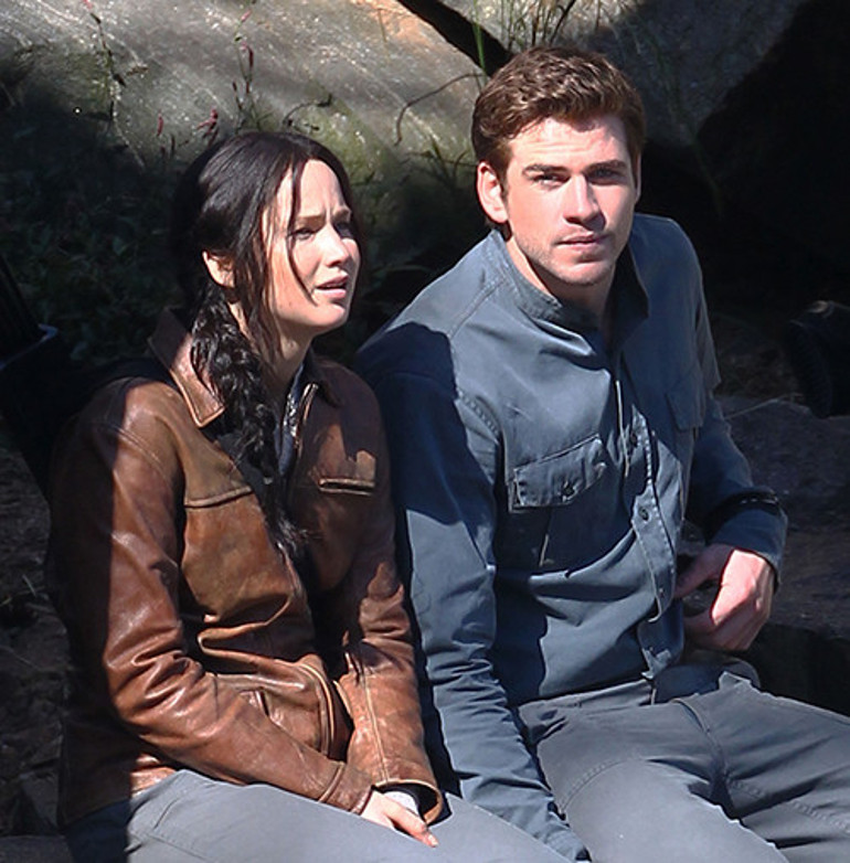 Giydiği elbiseyle Hollywood yıldızına mesaj mı verdi Rol arkadaşıyken yakınlaşmışlardı: Kameralar kapalıyken onu öptüm