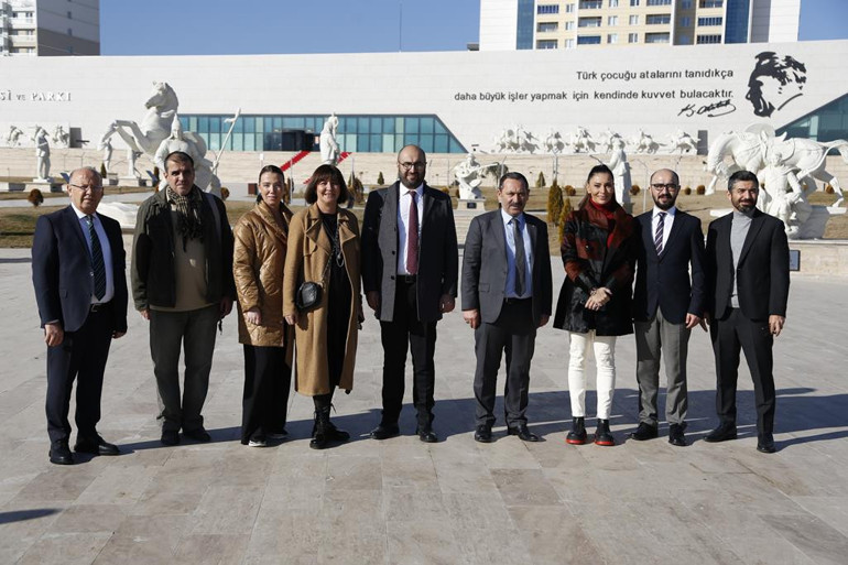 Tarih seni çağırıyor